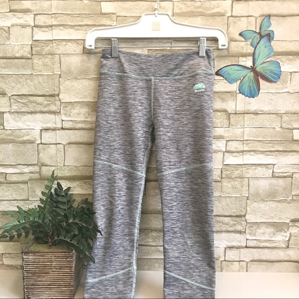Super comfy ROOTS leggings with blue stitching🦋✨
